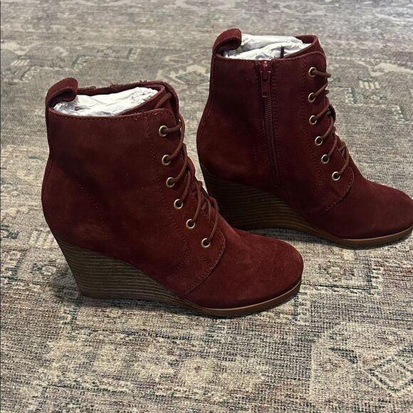 Diba Burgundy Blake Suede Booties - Picture 3 of 5